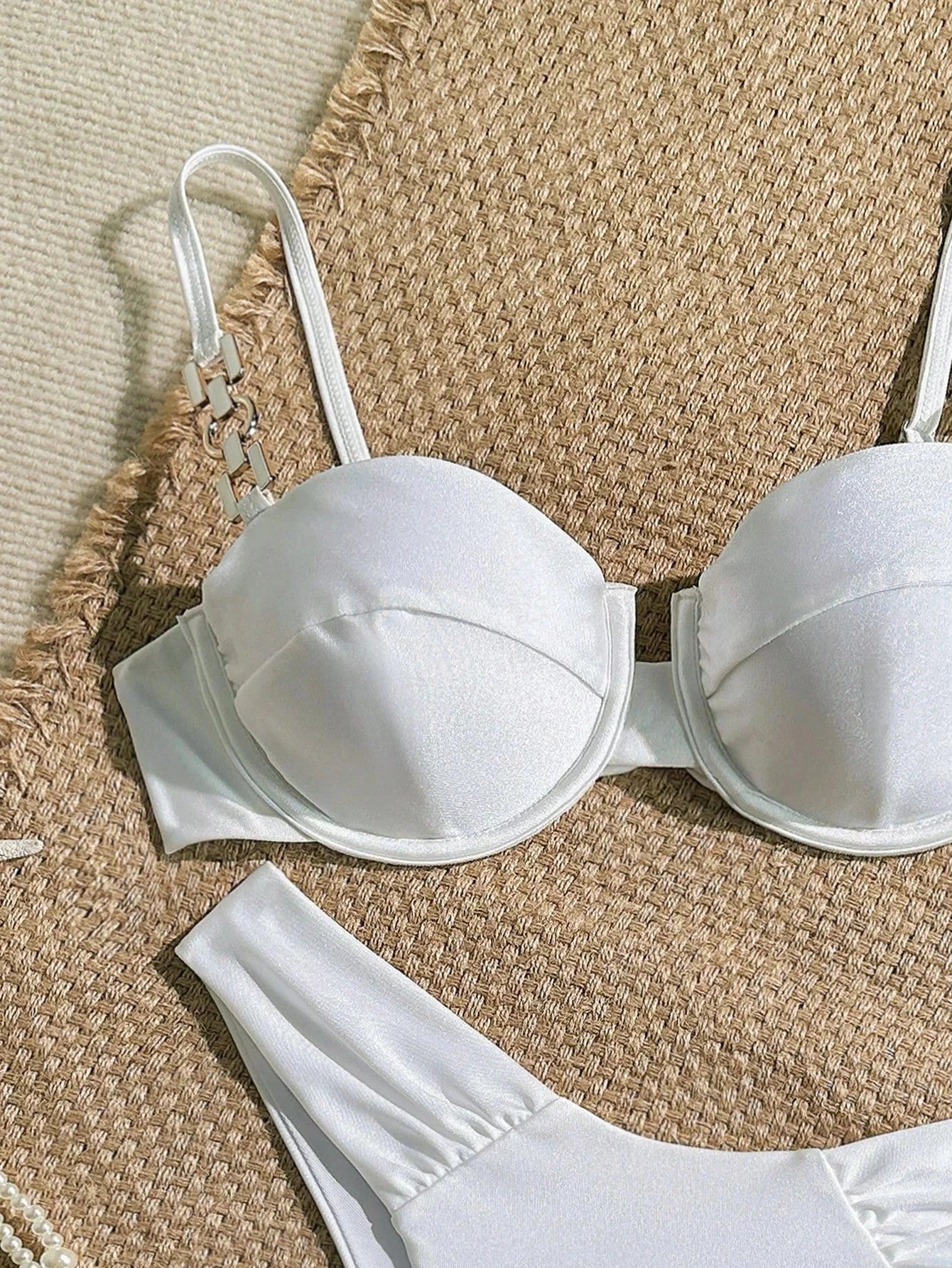 Luxus-Bikini Curve mit Premium-Kette
